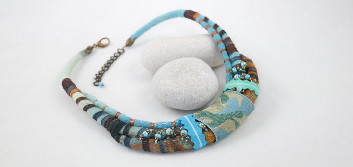 collier-tour-de-dou-cordons-rayes-rubans-turquoise-marron