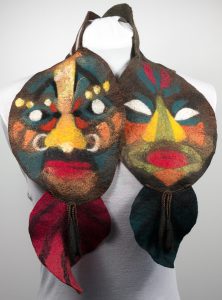 Echarpe-laine-feutree-scarf-masques-marron