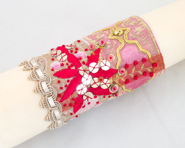 bracelet-manchette Rubans soie rose broderie rouge